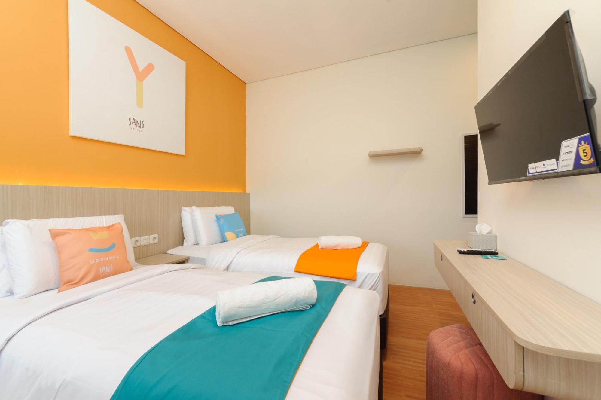 Sans Hotel Tajur Bogor Bantarkamang Экстерьер фото