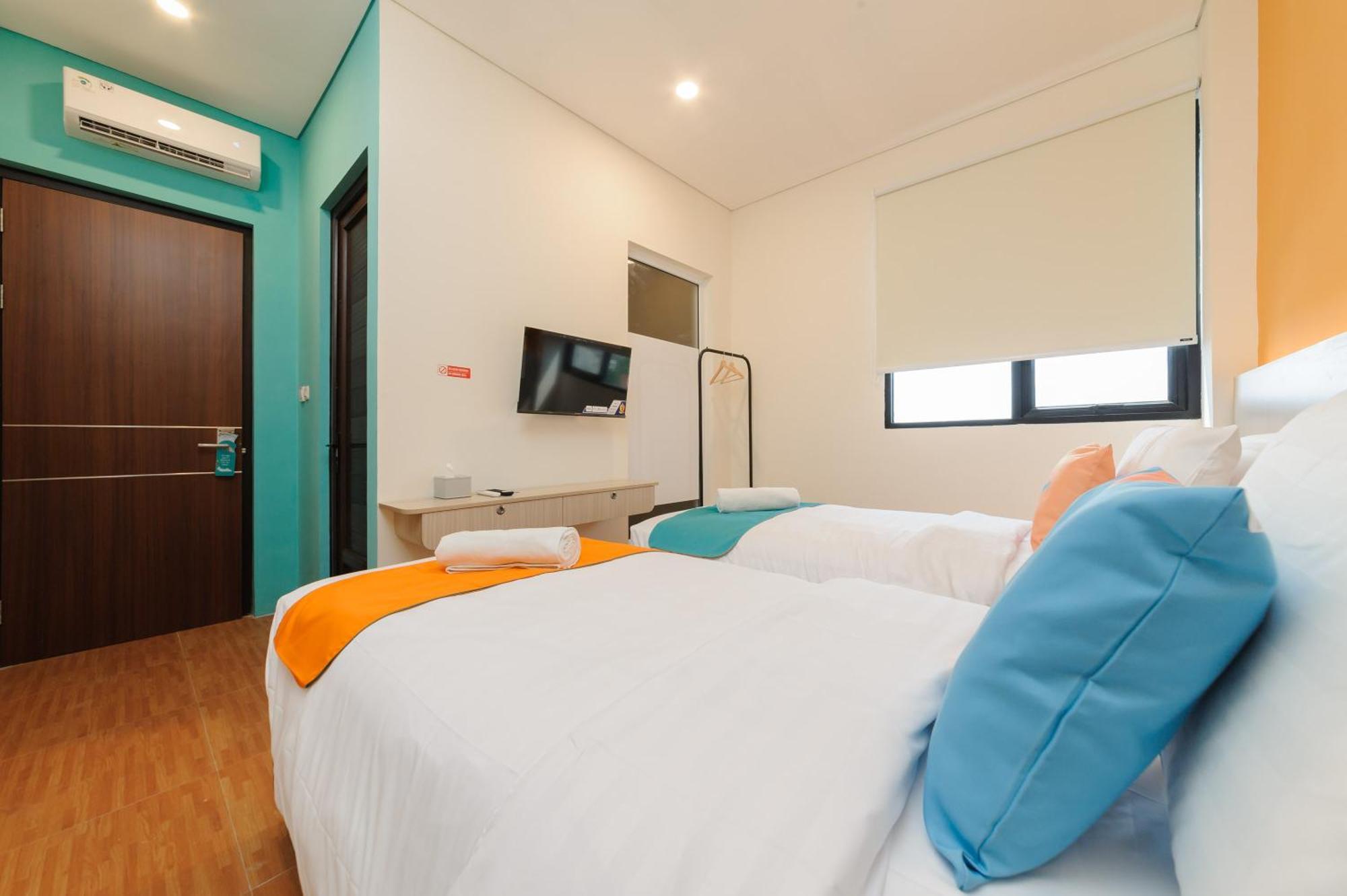 Sans Hotel Tajur Bogor Bantarkamang Экстерьер фото